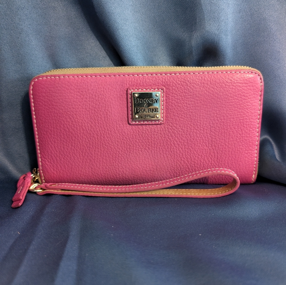 Dooney & Bourke Lucca Hot Pink Pebble Leather Wristlet Wallet Disc. Shipping